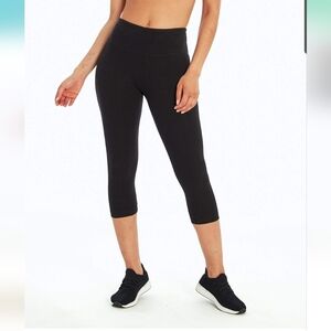 MARIKA Booty Booster Athletic Capri Leggings SMALL NWT